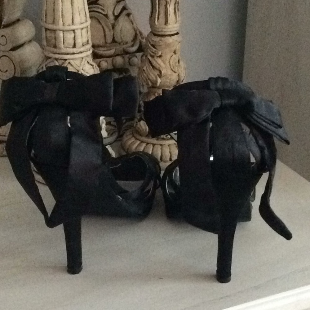 Shoes - Picture 3 of 3